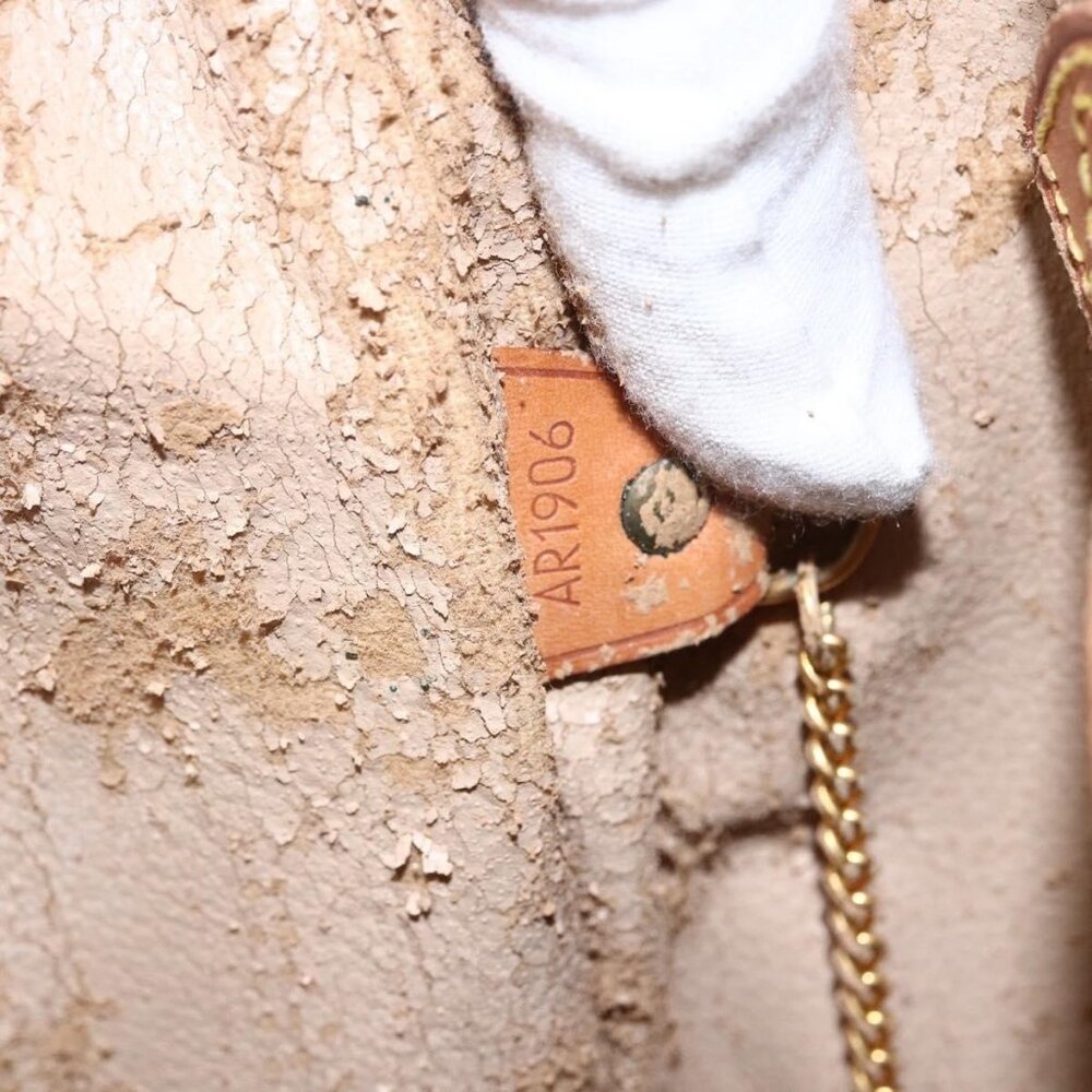 Authentic LOUIS VUITTON Monogram Bucket GM Shoulder Bag M42236 LV - Picture 4 of 16